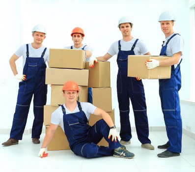 Careful furniture loading during local removals in Pettswood