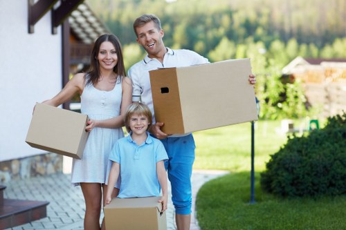 Secure mobile storage unit collection service in Pettswood